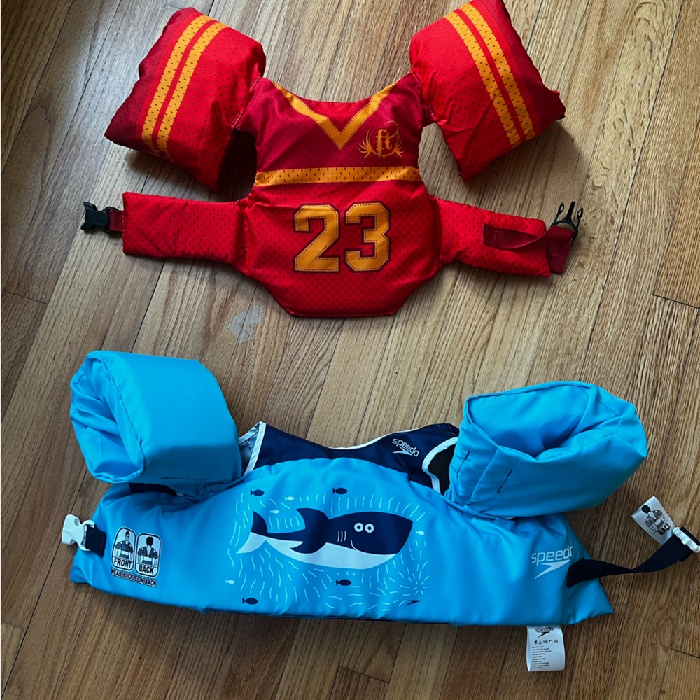 Two life jacket for kids 30-50 lbs